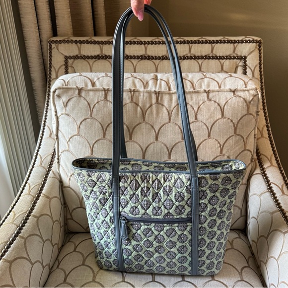 Vera Bradley Blue And Green Floral Tote - Picture 9 of 16